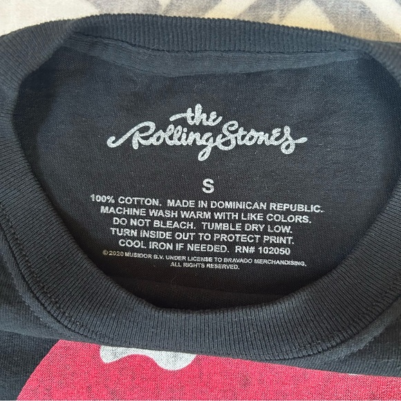 The Rolling Stones Black Crop Leopard Cheetah Tongue Tee Size S Small - Picture 2 of 7